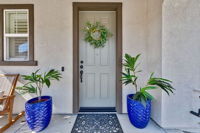 Building Photo - Designer Upgrades & Custom Touches in This...