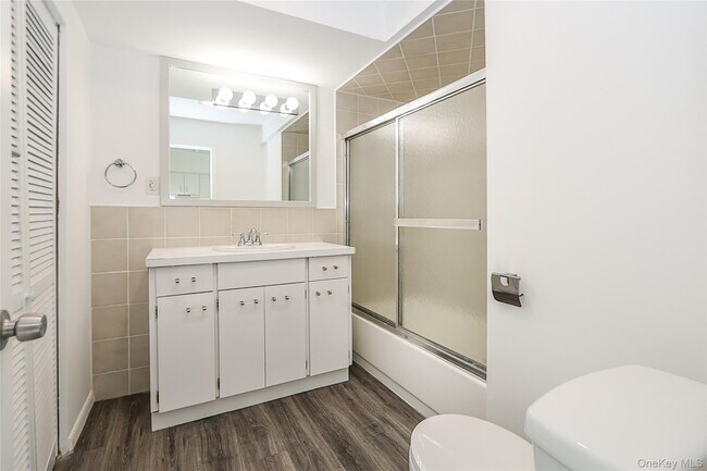 Building Photo - 75 Maxwell Ave