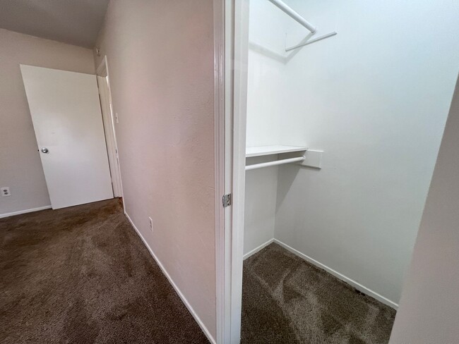 Building Photo - 4 Bedroom 2 Bathroom in Northwest Houston ...