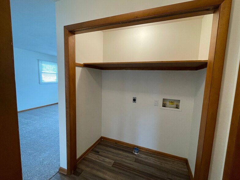 Building Photo - 721 Swing Ave