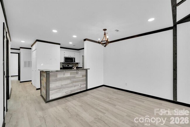 Building Photo - 18755 Vineyard Point Ln