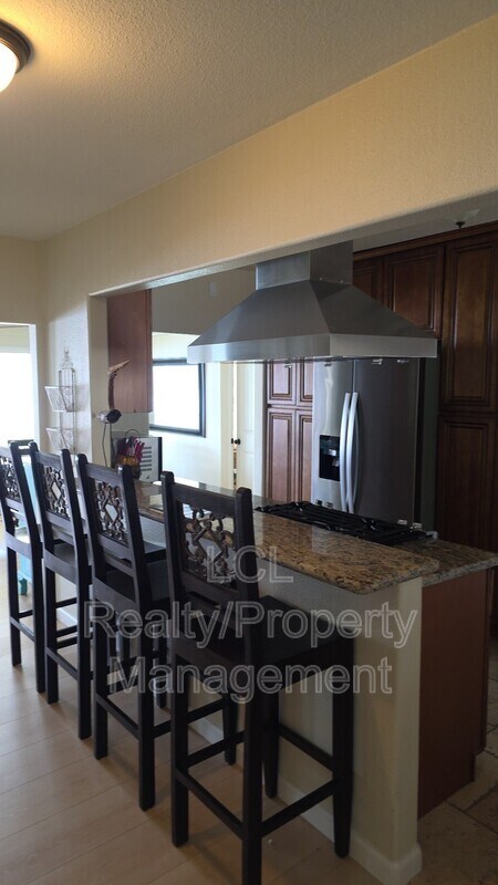 Building Photo - 17977 Lakeshore Dr