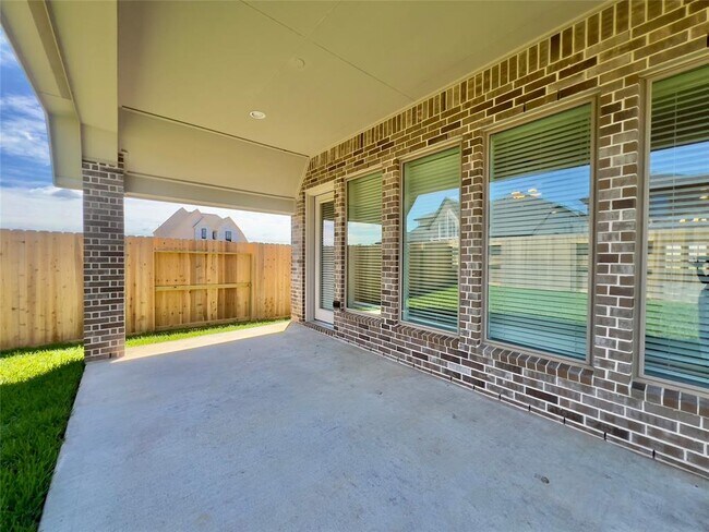 Building Photo - 10931 Spring Wind Dr