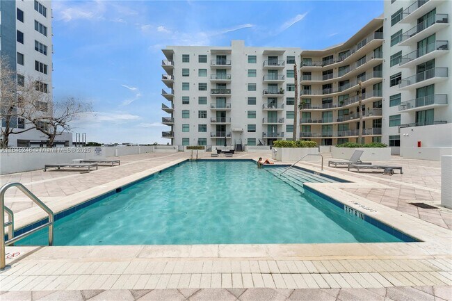 Building Photo - 140 S Dixie Hwy