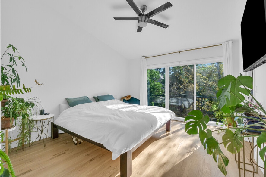 Bedroom 1 - 1619 N Franklin St