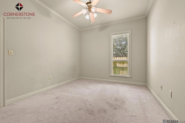 Building Photo - 8564 Grand View Dr