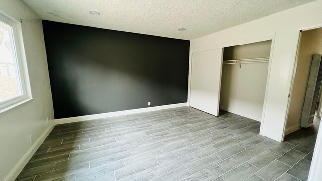 Building Photo - 723 Ivywood Dr