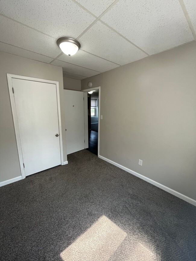 Building Photo - Utilities included!