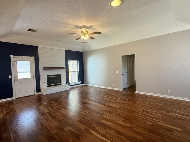 Building Photo - Corner-lot home in the desirable Cooper Creek