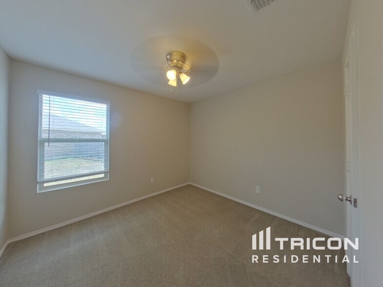 Building Photo - 6028 Parkview Hills Ln