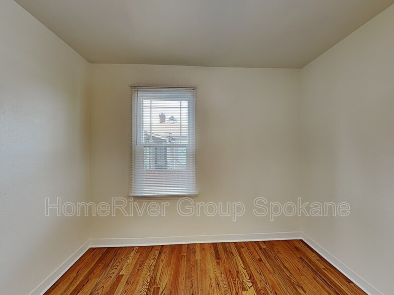 Building Photo - 2214 W Buckeye Ave