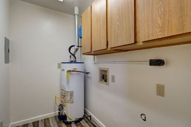 Building Photo - 1298 Tapadero Dr