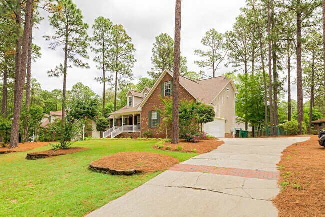 Building Photo - 10 Hampshire Ln