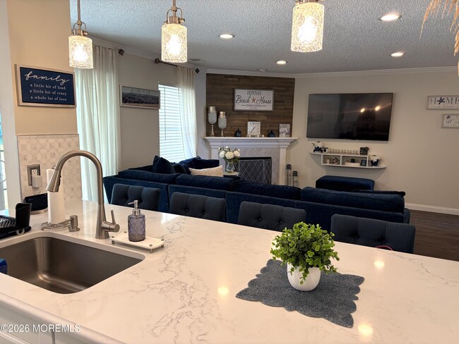 Building Photo - 2111 Waters Edge Dr