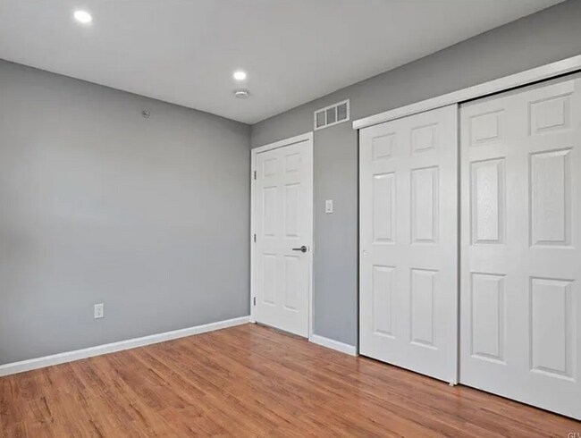 Building Photo - 54 Lower Ridge View Cir