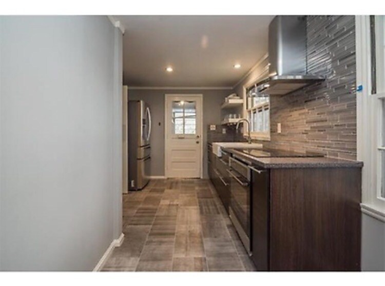 Building Photo - 2711 W 71st Terrace