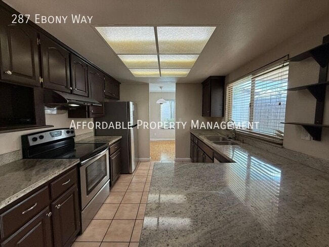 Building Photo - 287 Ebony Way