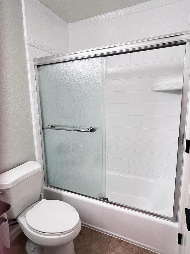 Building Photo - 880 E Fremont Ave