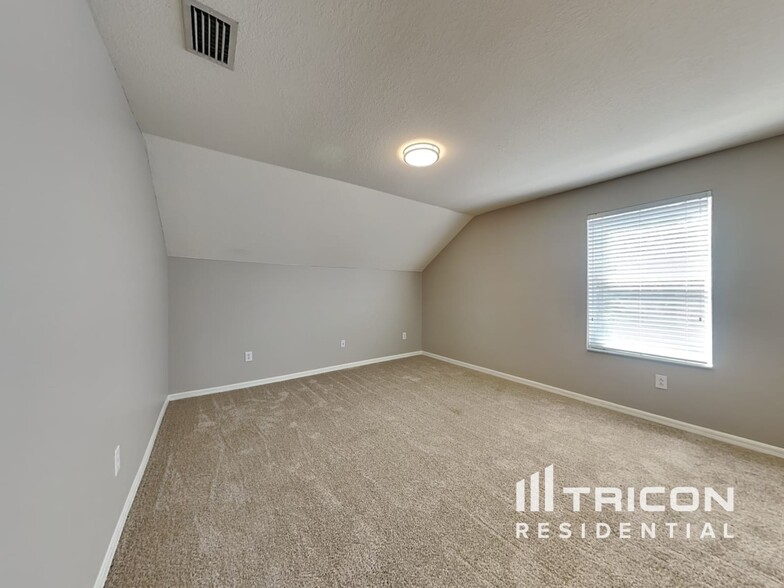 Building Photo - 10834 Newbridge Dr