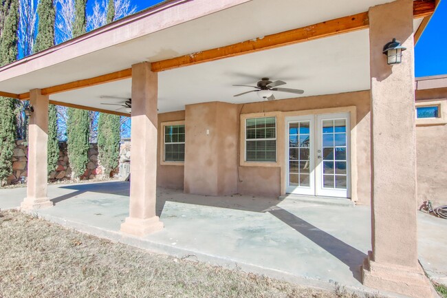 Building Photo - Beautiful East side HOME in Clin. Tx