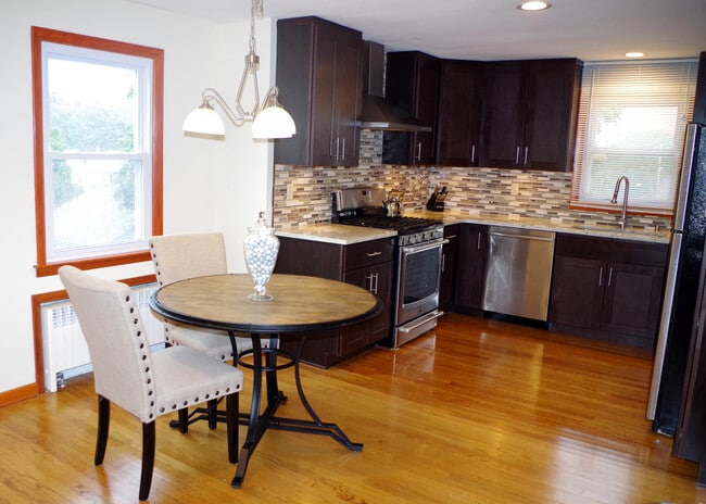 Building Photo - 19 Merrill Rd