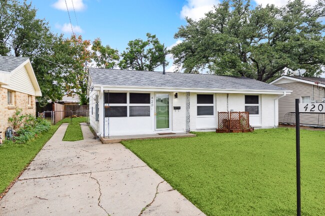 Building Photo - 420 Moss Ln