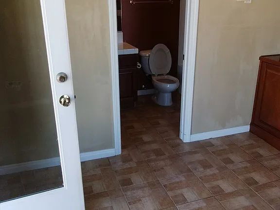 Building Photo - "Spacious 4-Bed Oasis with Fireplace in Twentynine Palms – Perfect for Cozy Living!"