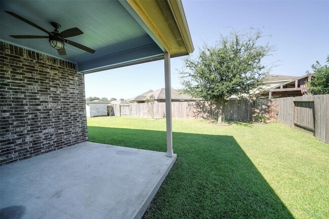 Building Photo - 22582 Valley Canyon