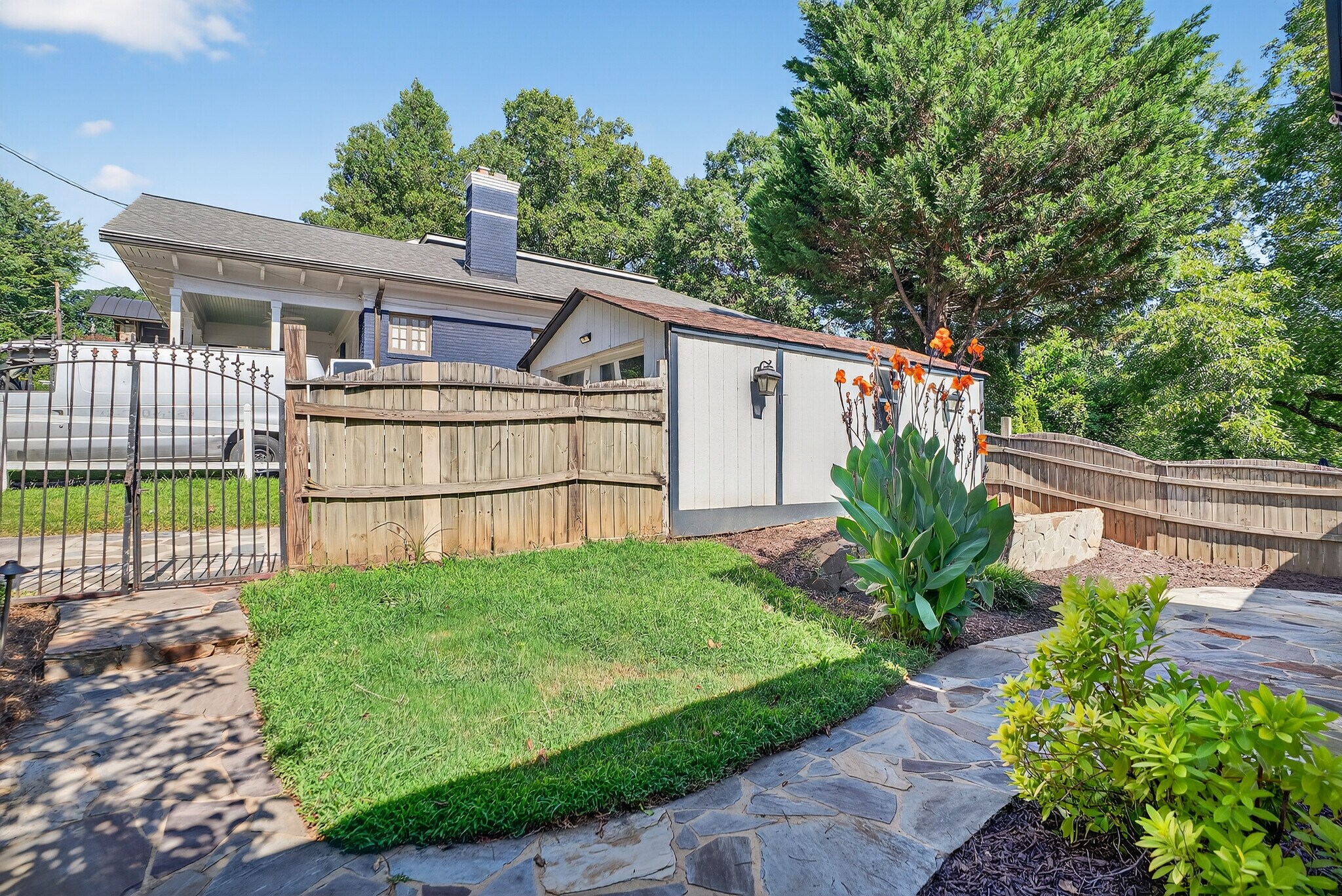 Building Photo - 1448 N Highland Ave NE