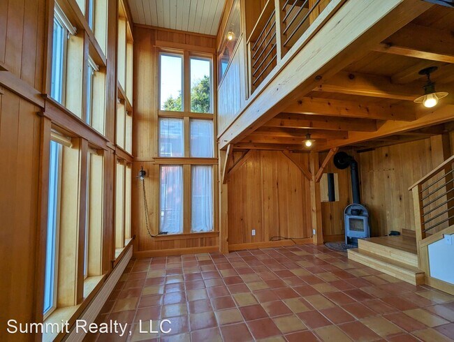 Building Photo - 3 br, 1.5 bath House - 17095 Glacier Hwy