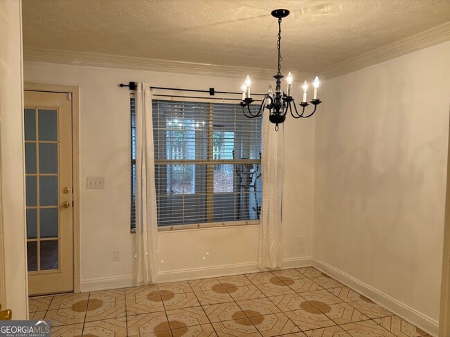 Building Photo - 12 Intown Pl