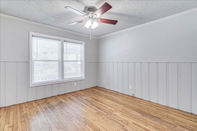 Building Photo - 6046 Hugo Dr