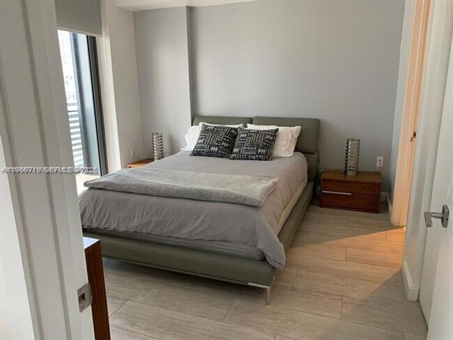 Building Photo - 55 SW 9th St