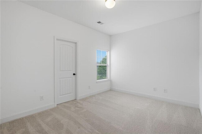 Building Photo - 5060 Rialto Way