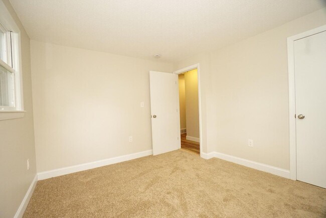 Building Photo - 42 Woodfield St