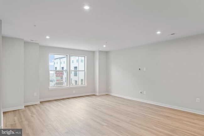 Building Photo - 2152 Glacier Rd