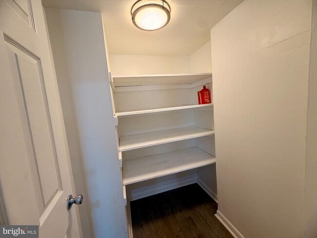 Building Photo - 5129 Clacton Ave