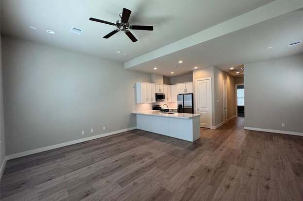 Building Photo - 1106 Olivier Ln