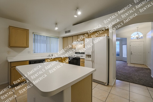 Building Photo - 7158 E Juanita Ave