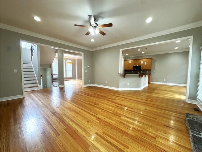 Building Photo - 889 Lenox Ct NE