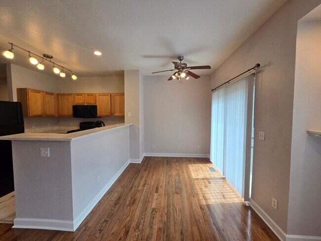 Building Photo - Charming 3BR House in Aurora
