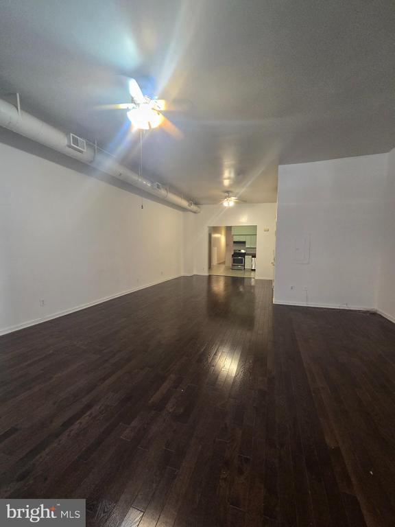 Building Photo - 1304 Walnut St