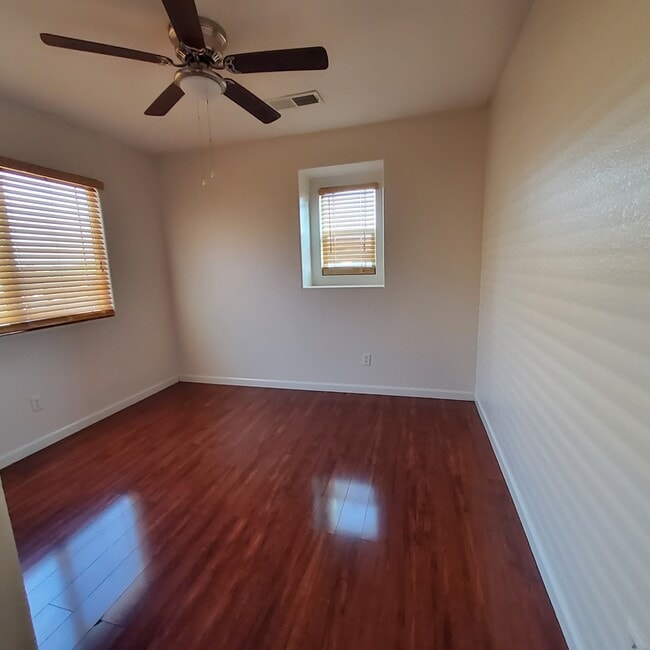 Building Photo - 1560 Maryclair Dr