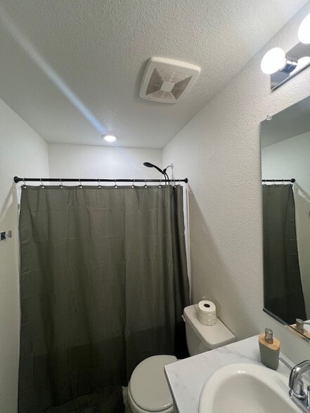 Guest bathroom - 249 Cardinal St