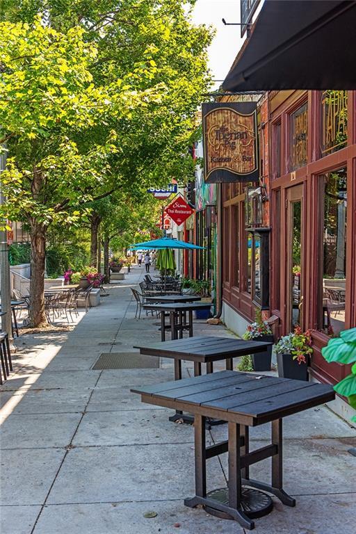 Building Photo - 408 Sycamore Dr