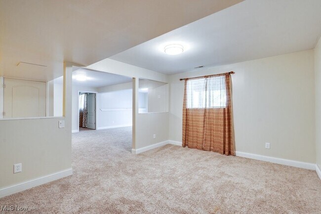 Building Photo - 155 Granite Dr