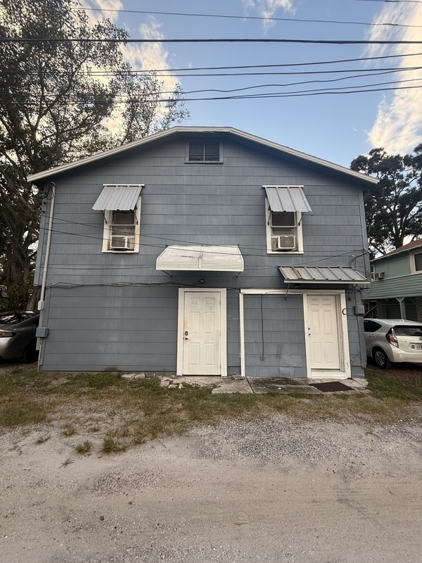 Building Photo - 1131 Queen St N