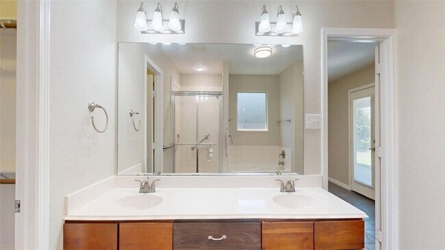 Building Photo - 2301 White Wing