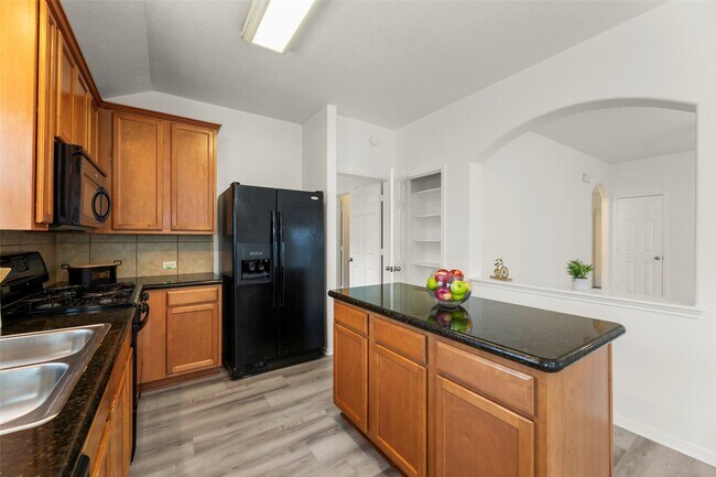 Building Photo - 25118 Hazel Ranch Dr