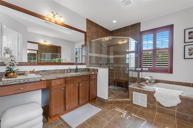 Building Photo - 4038 NW 85th Ave